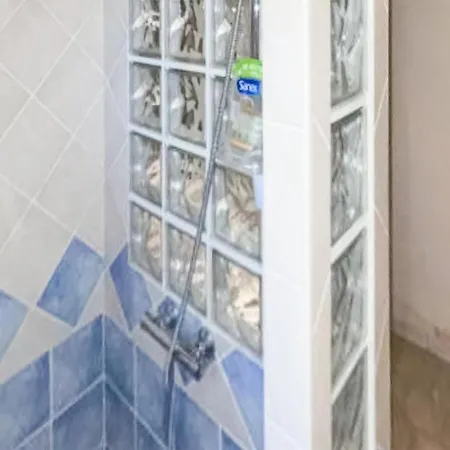 Pet Friendly In Les Angles With Kitchen Holiday home *